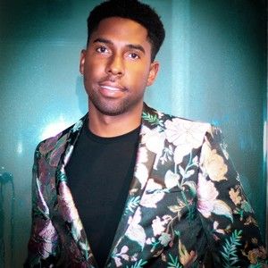 Meet your Posher, Urijah